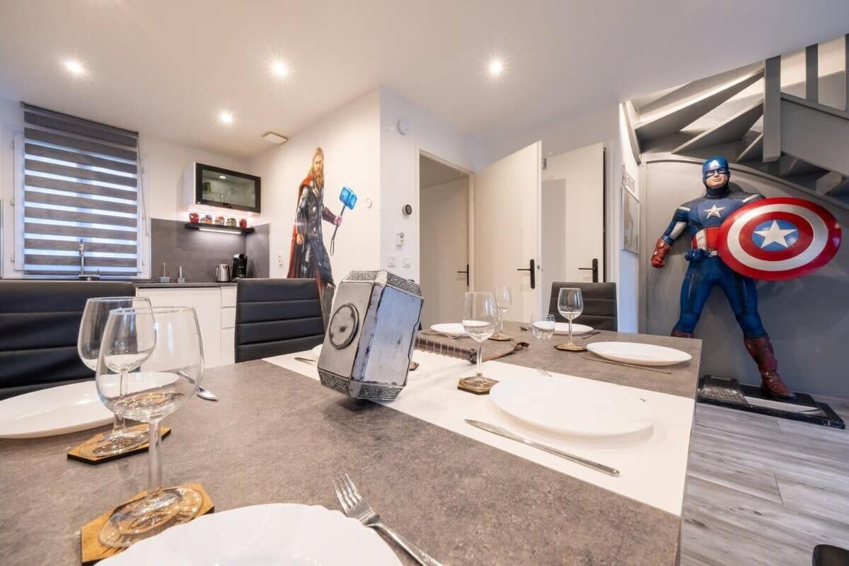 Disney Avengers Home Magny-le-Hongre Kültér fotó